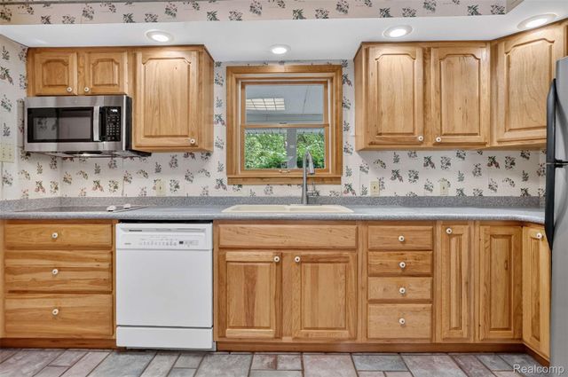 1437 E Cook Road, Grand Blanc Charter Township, MI 48439