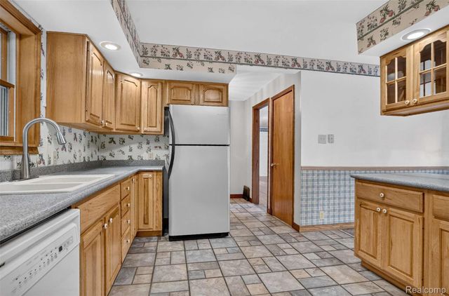 1437 E Cook Road, Grand Blanc Charter Township, MI 48439