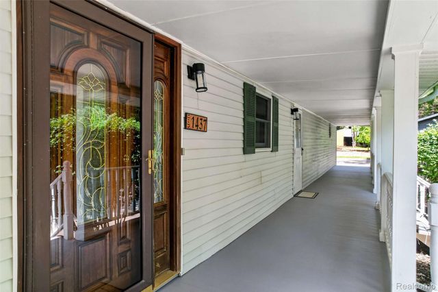 1437 E Cook Road, Grand Blanc Charter Township, MI 48439