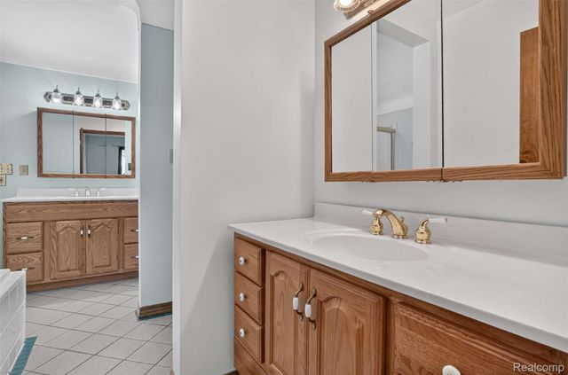 1437 E Cook Road, Grand Blanc Charter Township, MI 48439