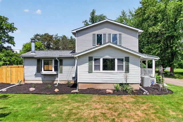 1437 E Cook Road, Grand Blanc Charter Township, MI 48439