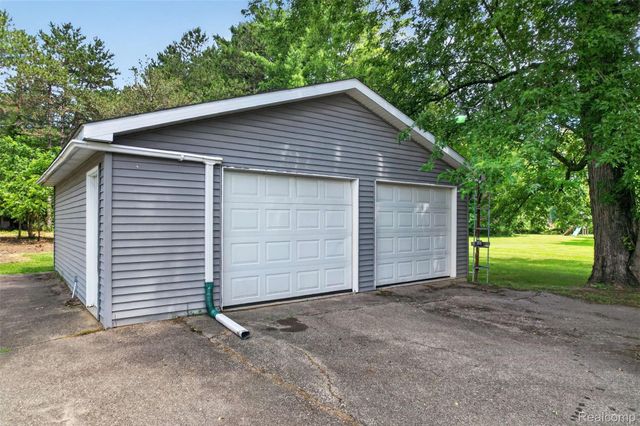 1437 E Cook Road, Grand Blanc Charter Township, MI 48439