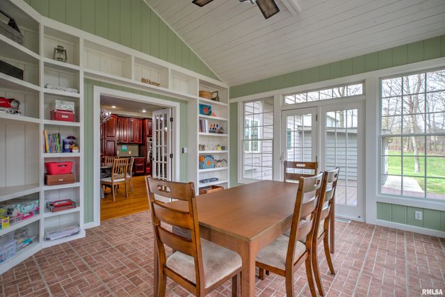 801 W BRIDGETOWNE Court, Dunlap, IL 61525
