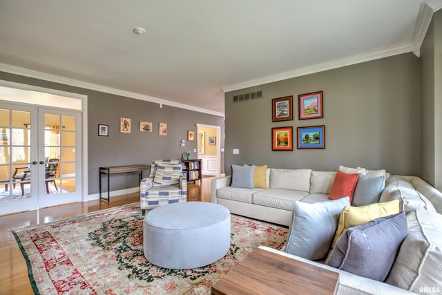 801 W BRIDGETOWNE Court, Dunlap, IL 61525