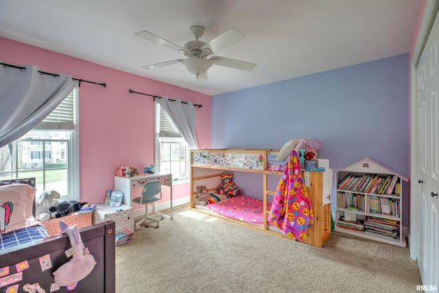 801 W BRIDGETOWNE Court, Dunlap, IL 61525