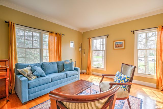 801 W BRIDGETOWNE Court, Dunlap, IL 61525
