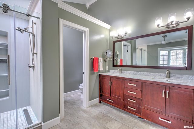 801 W BRIDGETOWNE Court, Dunlap, IL 61525