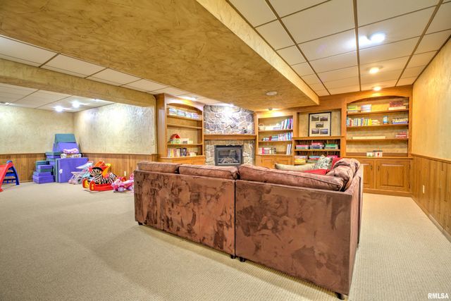 801 W BRIDGETOWNE Court, Dunlap, IL 61525