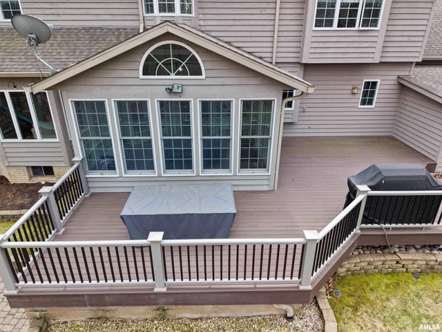 801 W BRIDGETOWNE Court, Dunlap, IL 61525