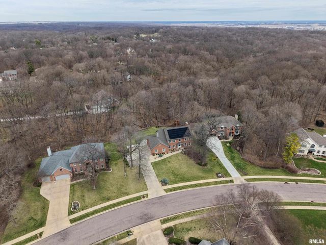 801 W BRIDGETOWNE Court, Dunlap, IL 61525
