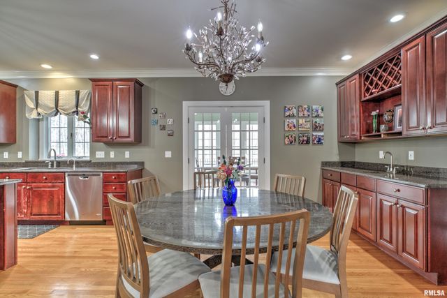801 W BRIDGETOWNE Court, Dunlap, IL 61525