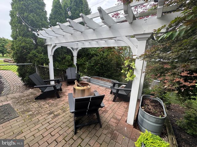 609 HILLSIDE AVE, Brookhaven, PA 19015