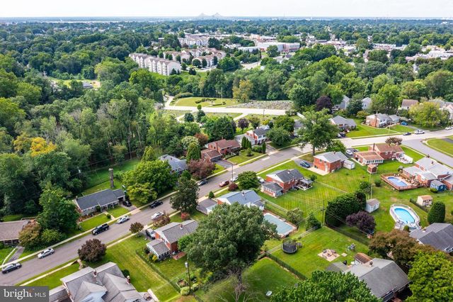 609 HILLSIDE AVE, Brookhaven, PA 19015