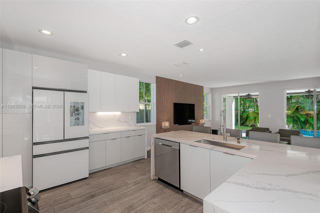 14900 SW 10th St, Miami, FL 33194