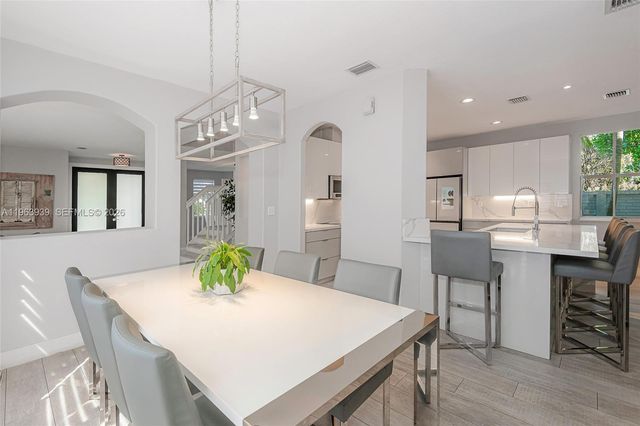 14900 SW 10th St, Miami, FL 33194