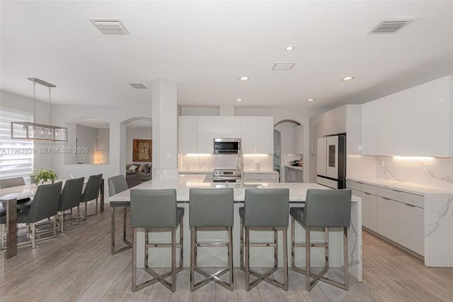 14900 SW 10th St, Miami, FL 33194