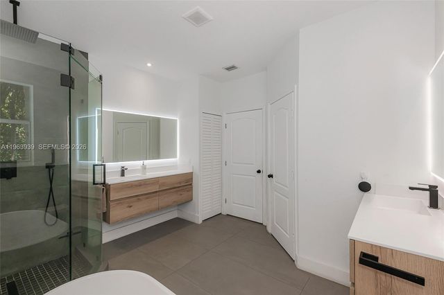 14900 SW 10th St, Miami, FL 33194