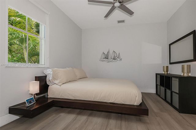 14900 SW 10th St, Miami, FL 33194