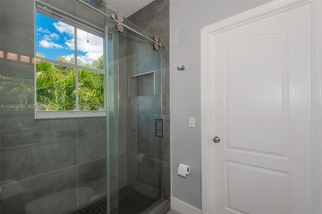 14900 SW 10th St, Miami, FL 33194