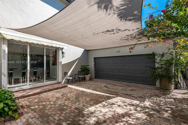 14900 SW 10th St, Miami, FL 33194