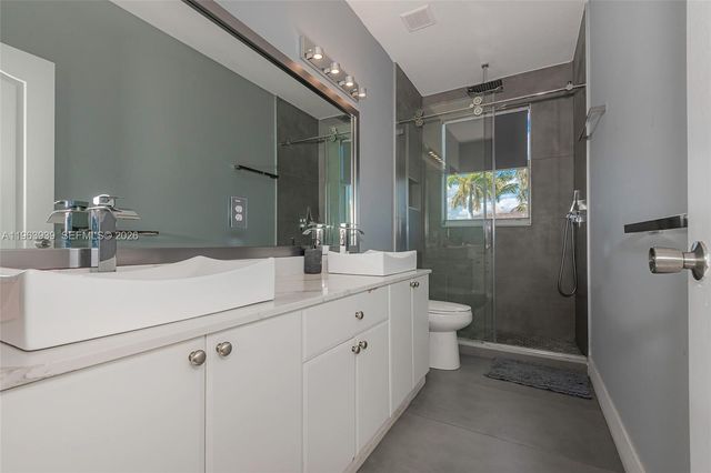 14900 SW 10th St, Miami, FL 33194