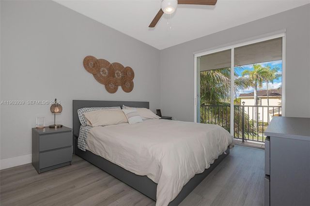 14900 SW 10th St, Miami, FL 33194