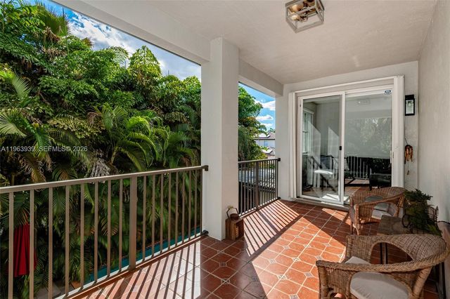 14900 SW 10th St, Miami, FL 33194