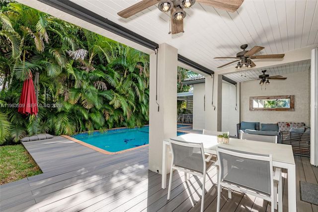 14900 SW 10th St, Miami, FL 33194