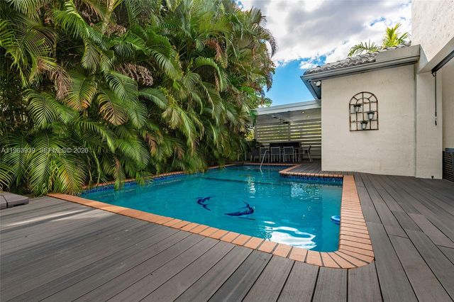 14900 SW 10th St, Miami, FL 33194