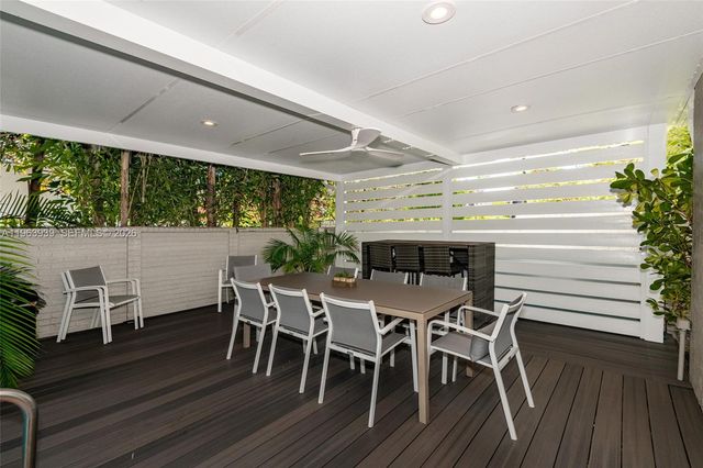 14900 SW 10th St, Miami, FL 33194