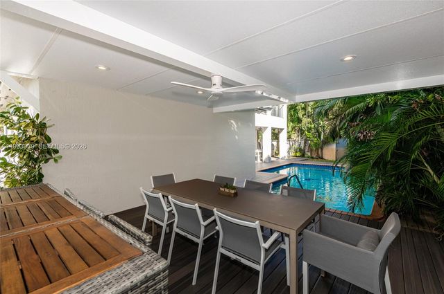 14900 SW 10th St, Miami, FL 33194