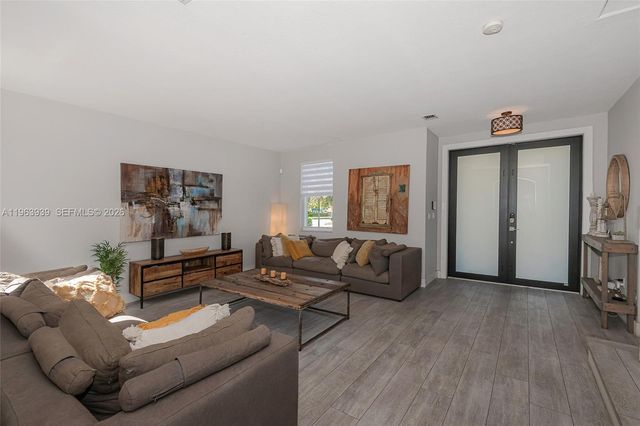 14900 SW 10th St, Miami, FL 33194