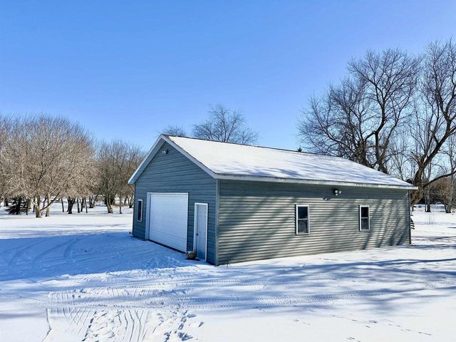 N9026 Hickory Point Road, Beaver Dam, WI 53916