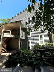 7805 WILLOW POINT DR #7805, Falls Church, VA 22042