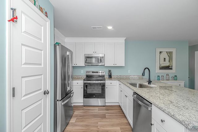 240 Birchwood Dr., Longs, SC 29568
