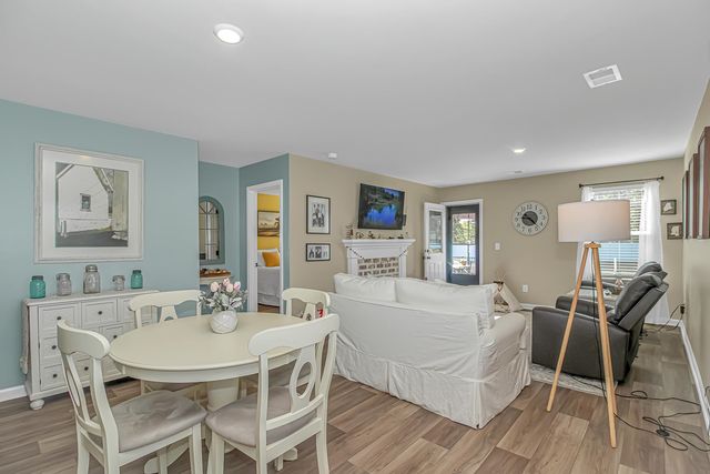 240 Birchwood Dr., Longs, SC 29568