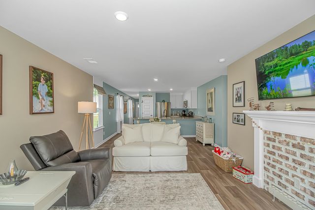 240 Birchwood Dr., Longs, SC 29568