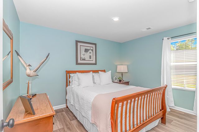 240 Birchwood Dr., Longs, SC 29568