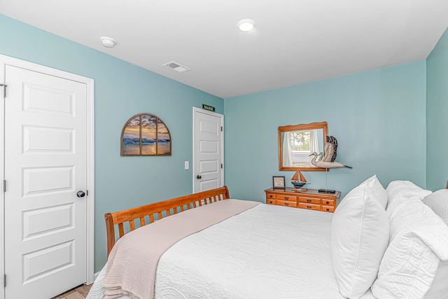 240 Birchwood Dr., Longs, SC 29568