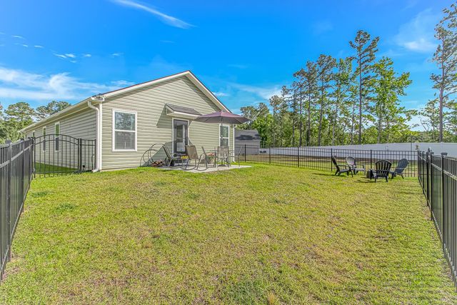 240 Birchwood Dr., Longs, SC 29568