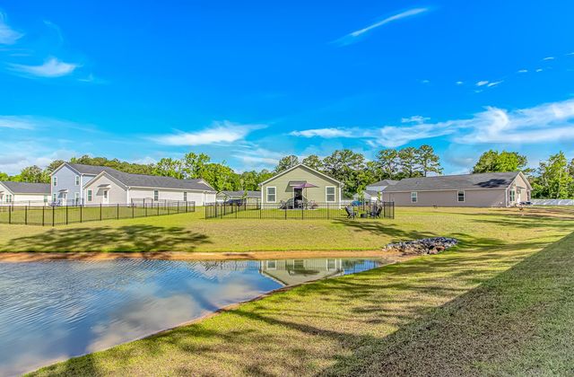 240 Birchwood Dr., Longs, SC 29568