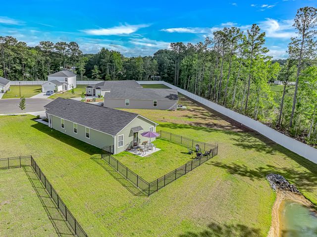 240 Birchwood Dr., Longs, SC 29568