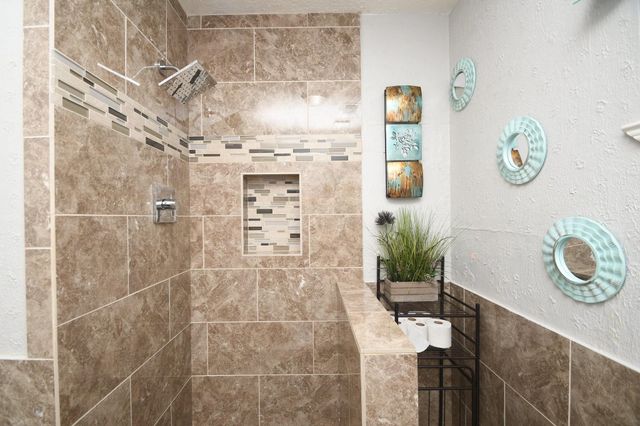 7514 Split Oak Court, Houston, TX 77040