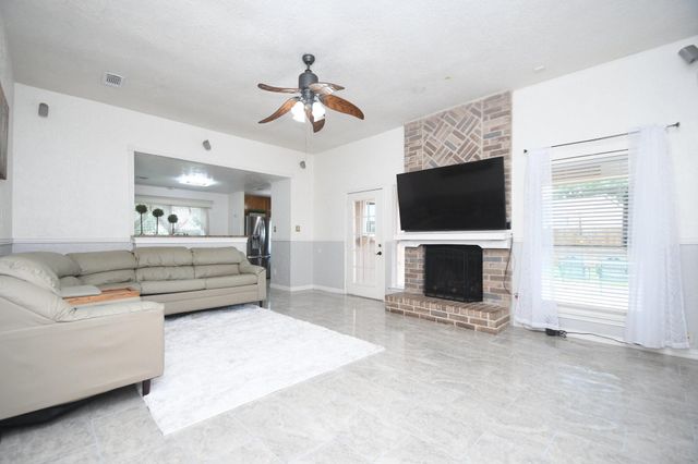 7514 Split Oak Court, Houston, TX 77040