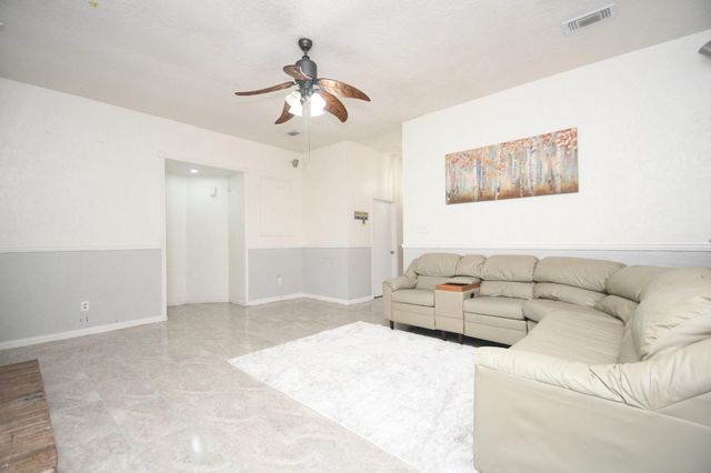 7514 Split Oak Court, Houston, TX 77040