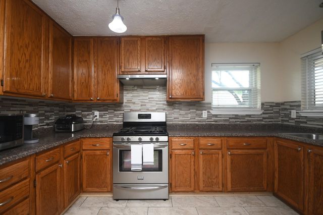 7514 Split Oak Court, Houston, TX 77040
