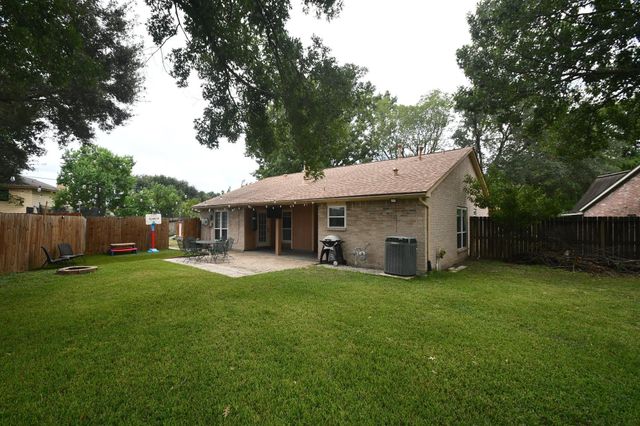 7514 Split Oak Court, Houston, TX 77040