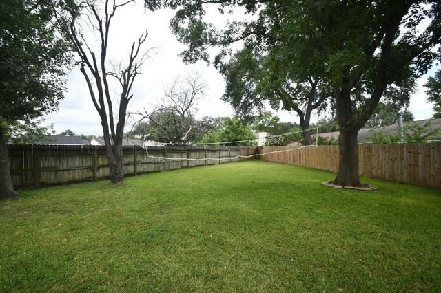 7514 Split Oak Court, Houston, TX 77040