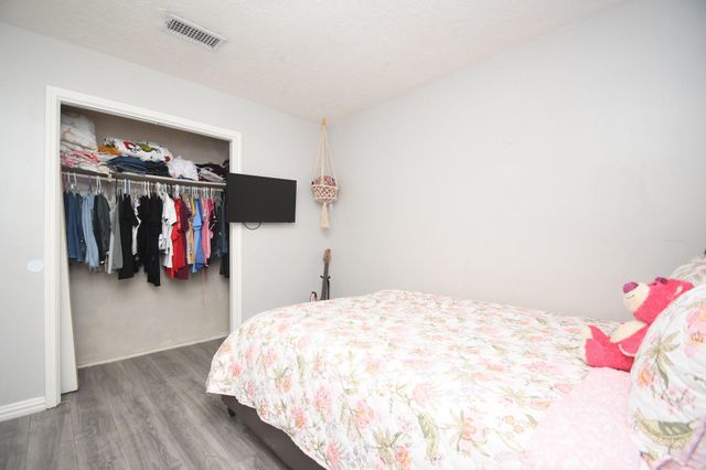 7514 Split Oak Court, Houston, TX 77040