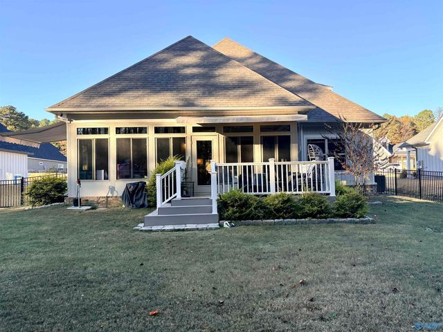 2704 Cherokee Ridge Drive, Cherokee Ridge, AL 35175